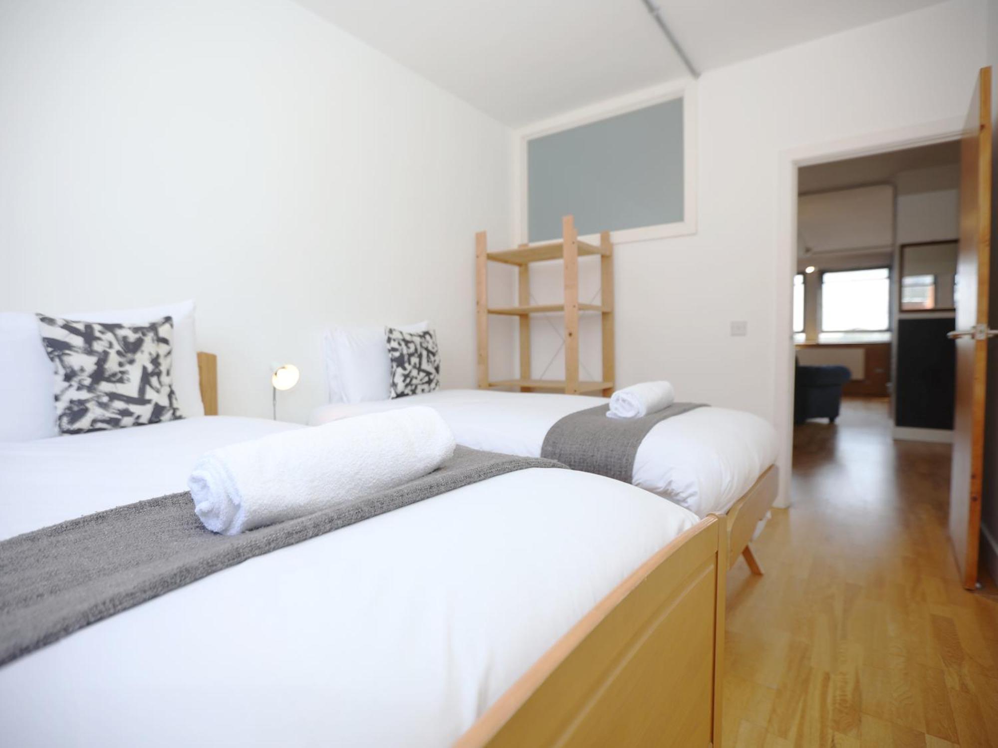 Leilighet Bs2 Loft By N And N Ltd, Great Location Close To Cabot Circus, Centre And Hospital, Perfect For Workers, Nhs, Contractors *