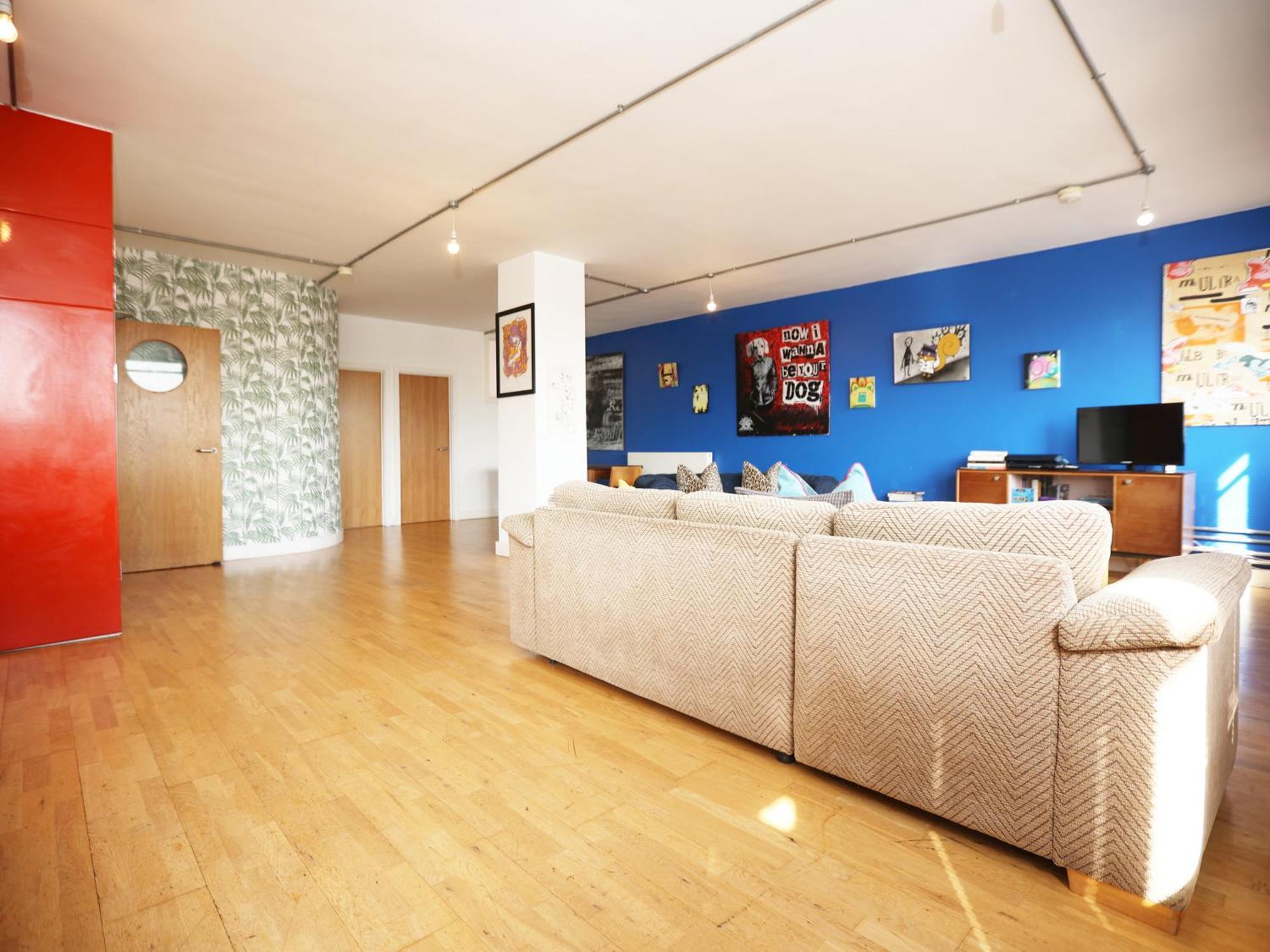 Appartement Bs2 Loft By N And N Ltd, Great Location Close To Cabot Circus, Centre And Hospital, Perfect For Workers, Nhs, Contractors Bristol
